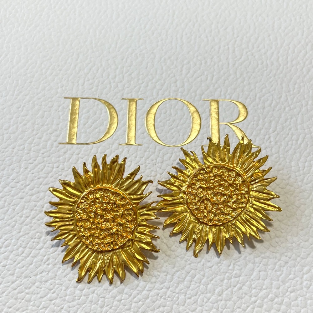 MANGO Clip On Sunflower Earrings